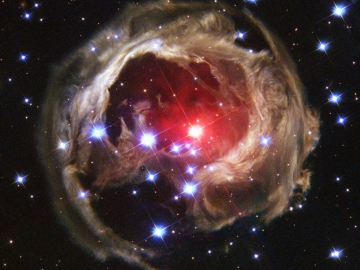 Im Weltall leuchtet Sternenlicht das sie umgebende Gas an 